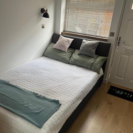 Teddington Little Gem Appartement Londen Buitenkant foto
