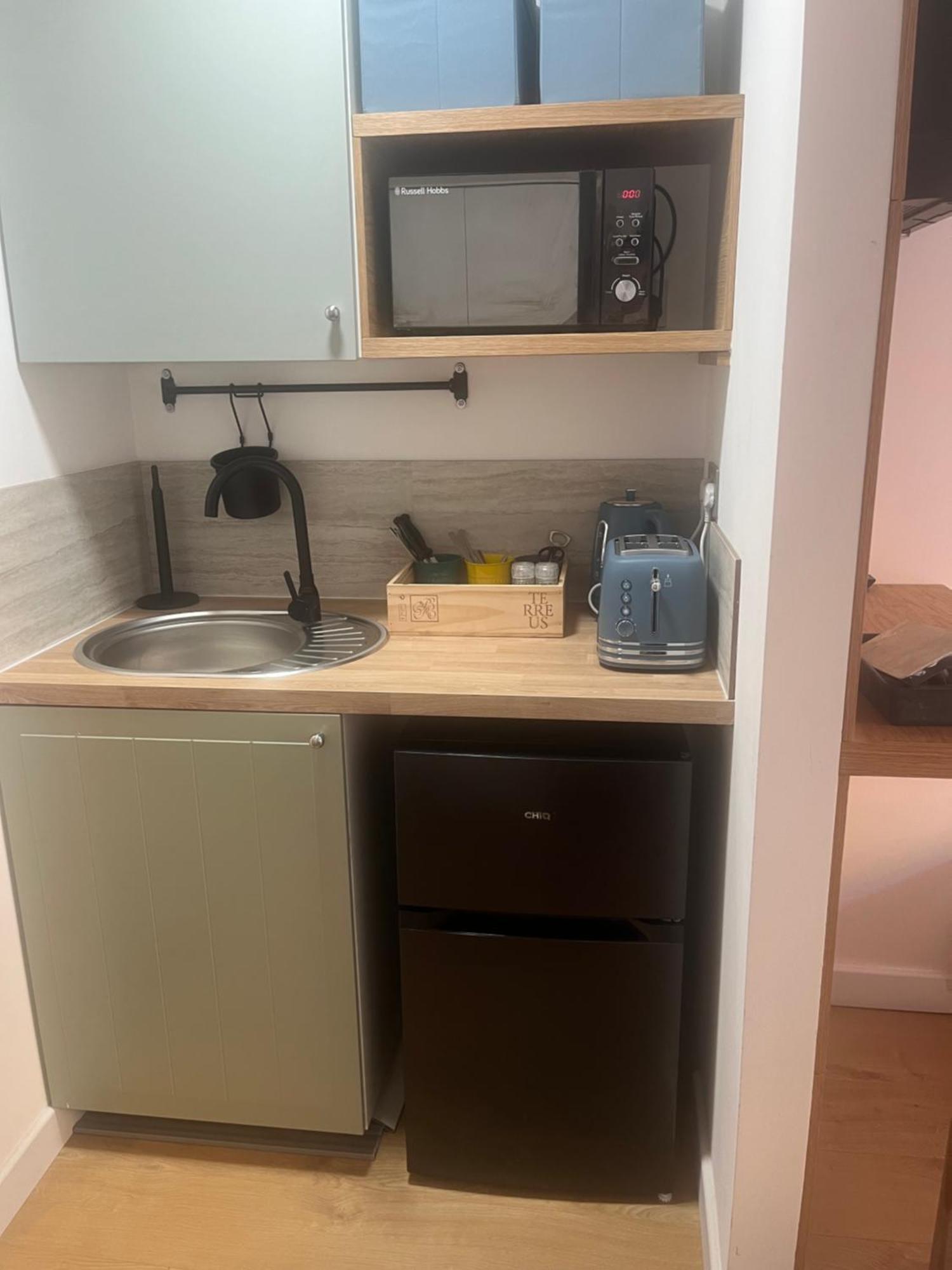 Teddington Little Gem Appartement Londen Buitenkant foto