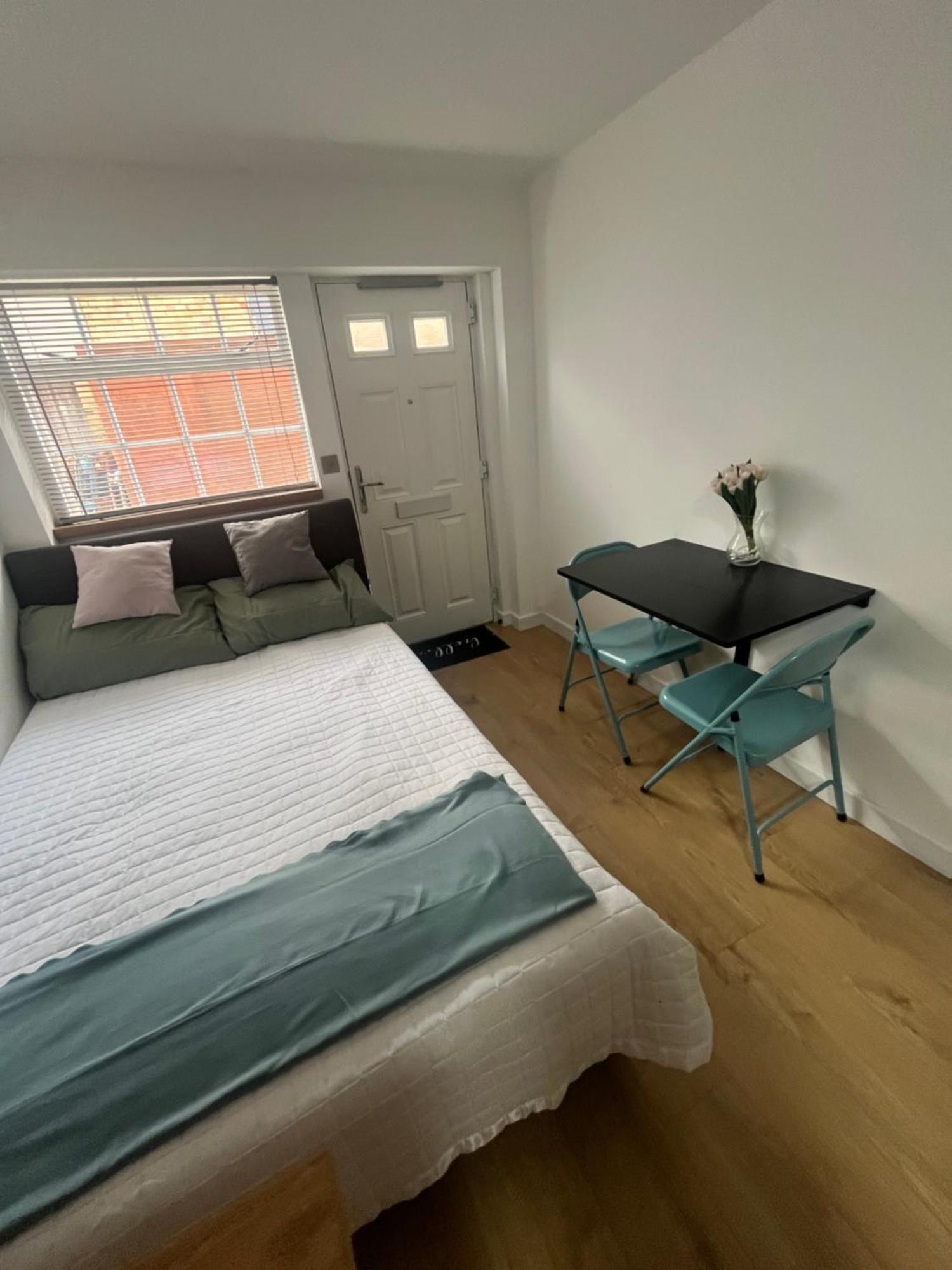 Teddington Little Gem Appartement Londen Buitenkant foto