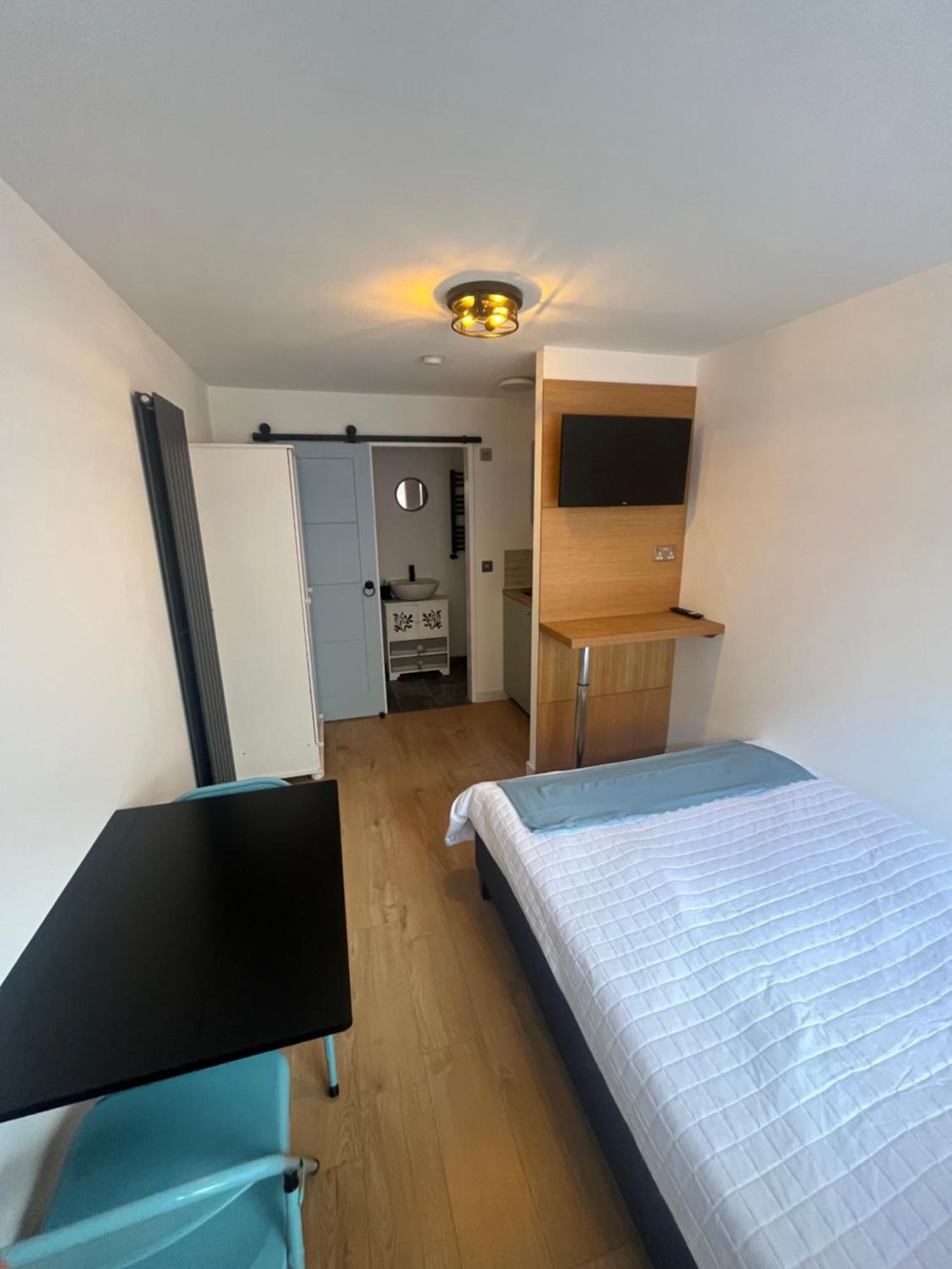 Teddington Little Gem Appartement Londen Buitenkant foto